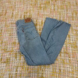 Levi's Women's Light Blue Straight Leg Jeans